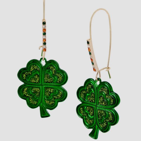 Betsey Johnson LUCKY CHARM SHAMROCK Shepard Hook Earrings St Patricks Day NWT - Picture 2 of 8